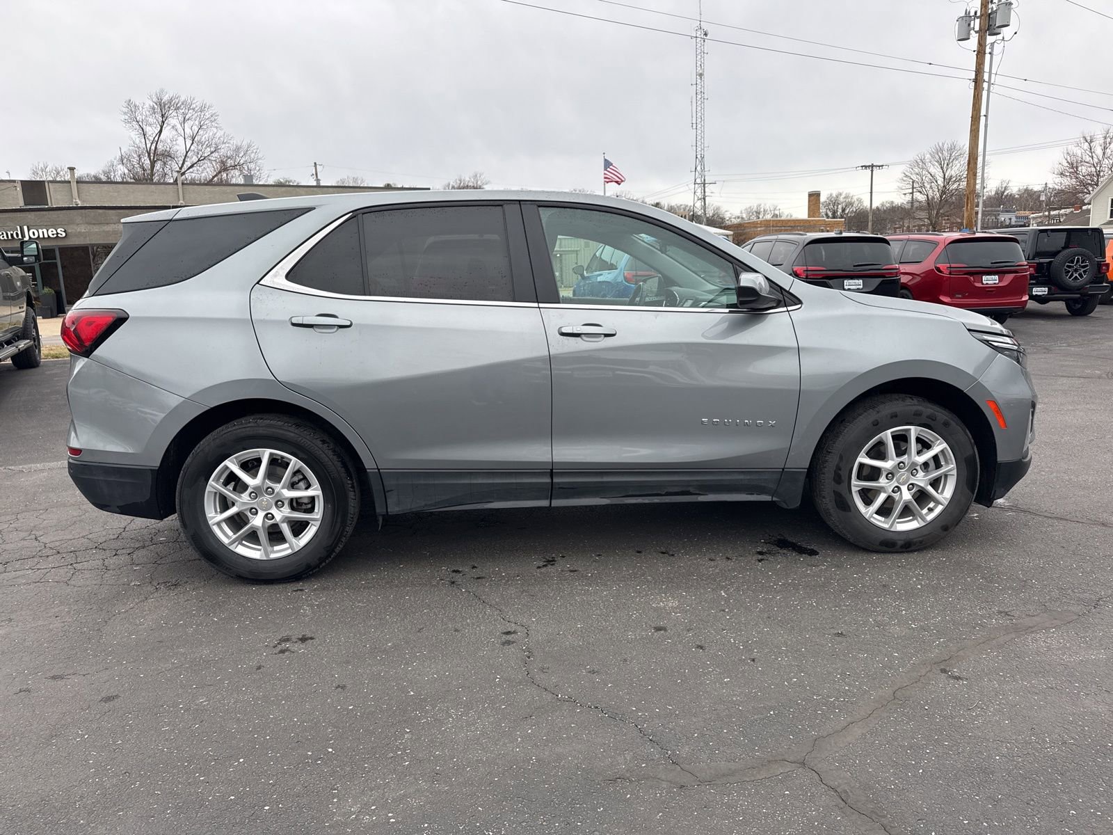 Used 2024 Chevrolet Equinox LT image 8