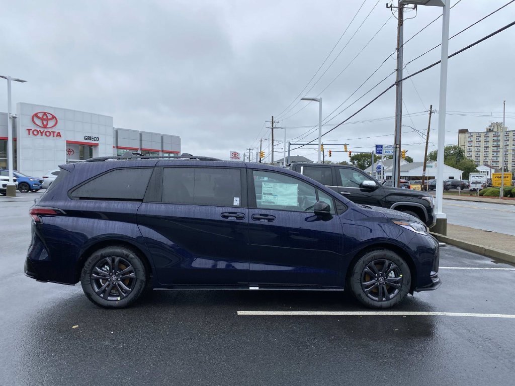 New 2026 Toyota Sienna XSE AWD/4WD image 2
