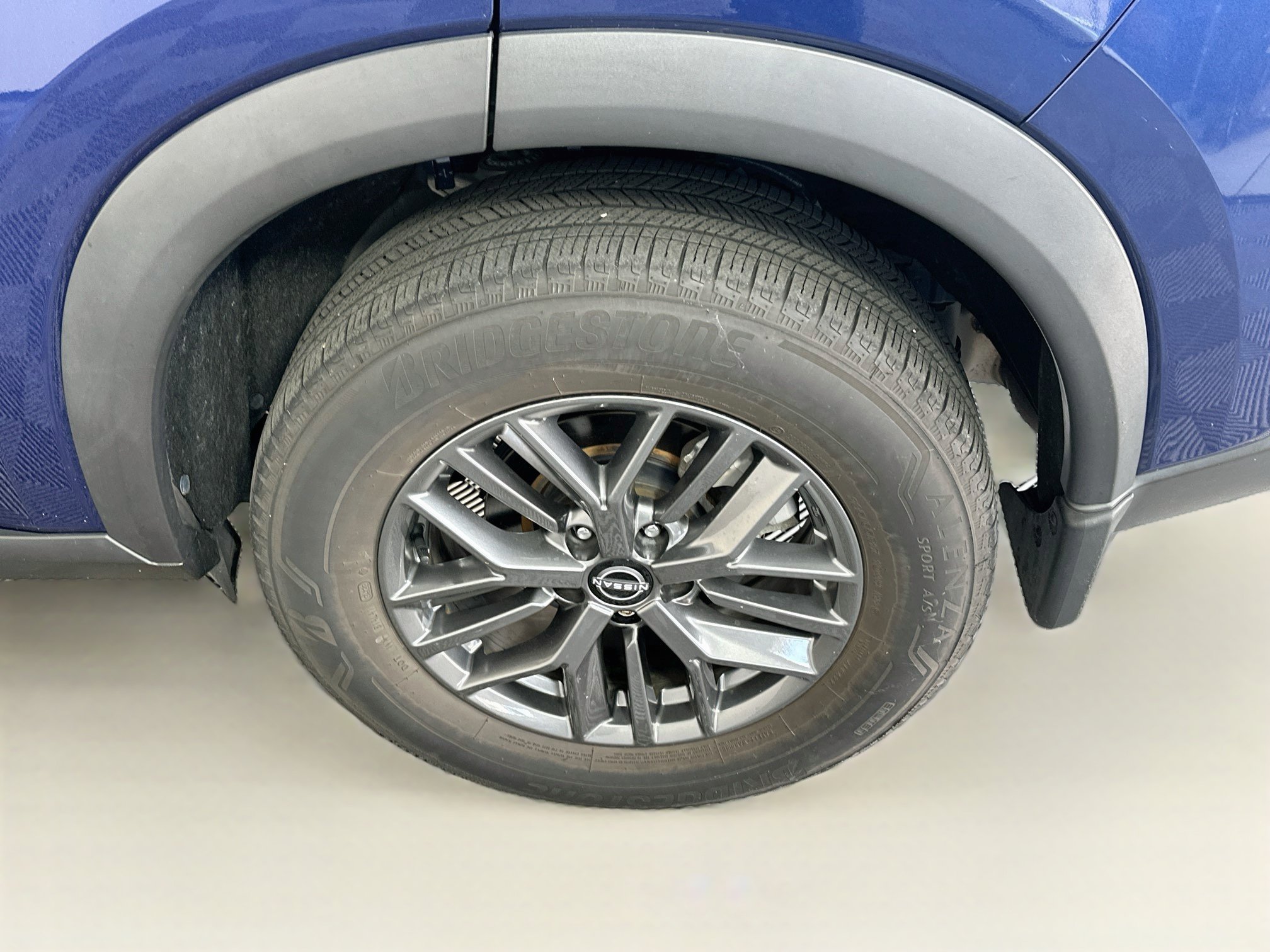 Used 2023 Nissan Rogue S FWD image 11