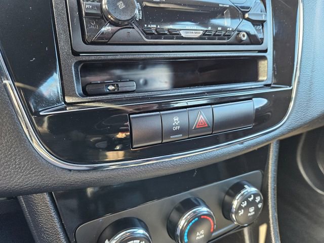 Used 2014 Chrysler 200 LX image 20