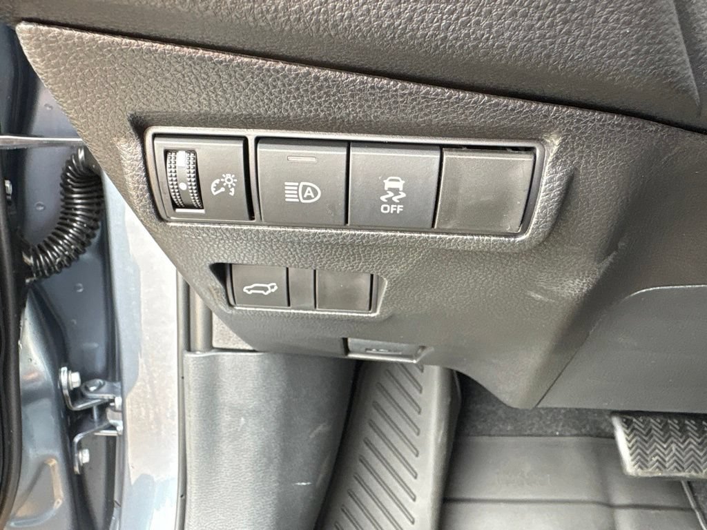 Used 2026 Toyota Corolla Cross XLE AWD/4WD image 19