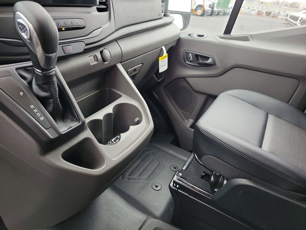 New 2026 Ford Transit 250 148 Medium Roof image 31