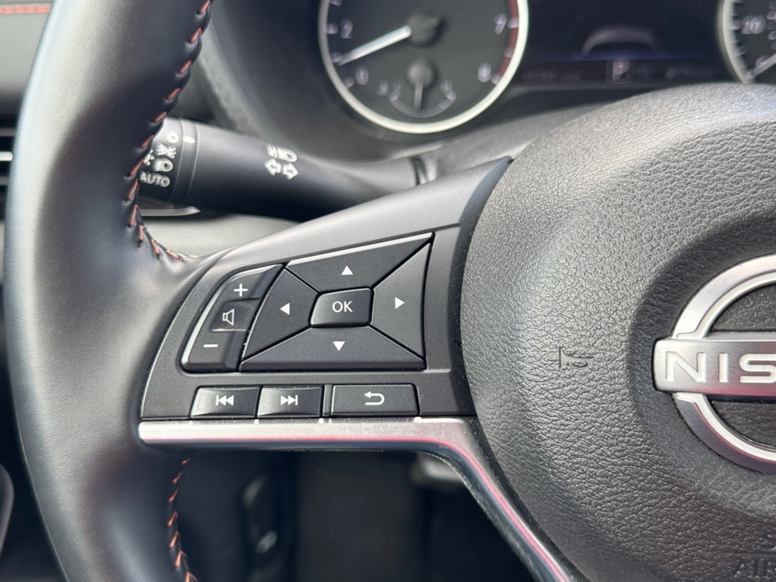 Used 2025 Nissan Sentra SR w/ Midnight Edition FWD image 22