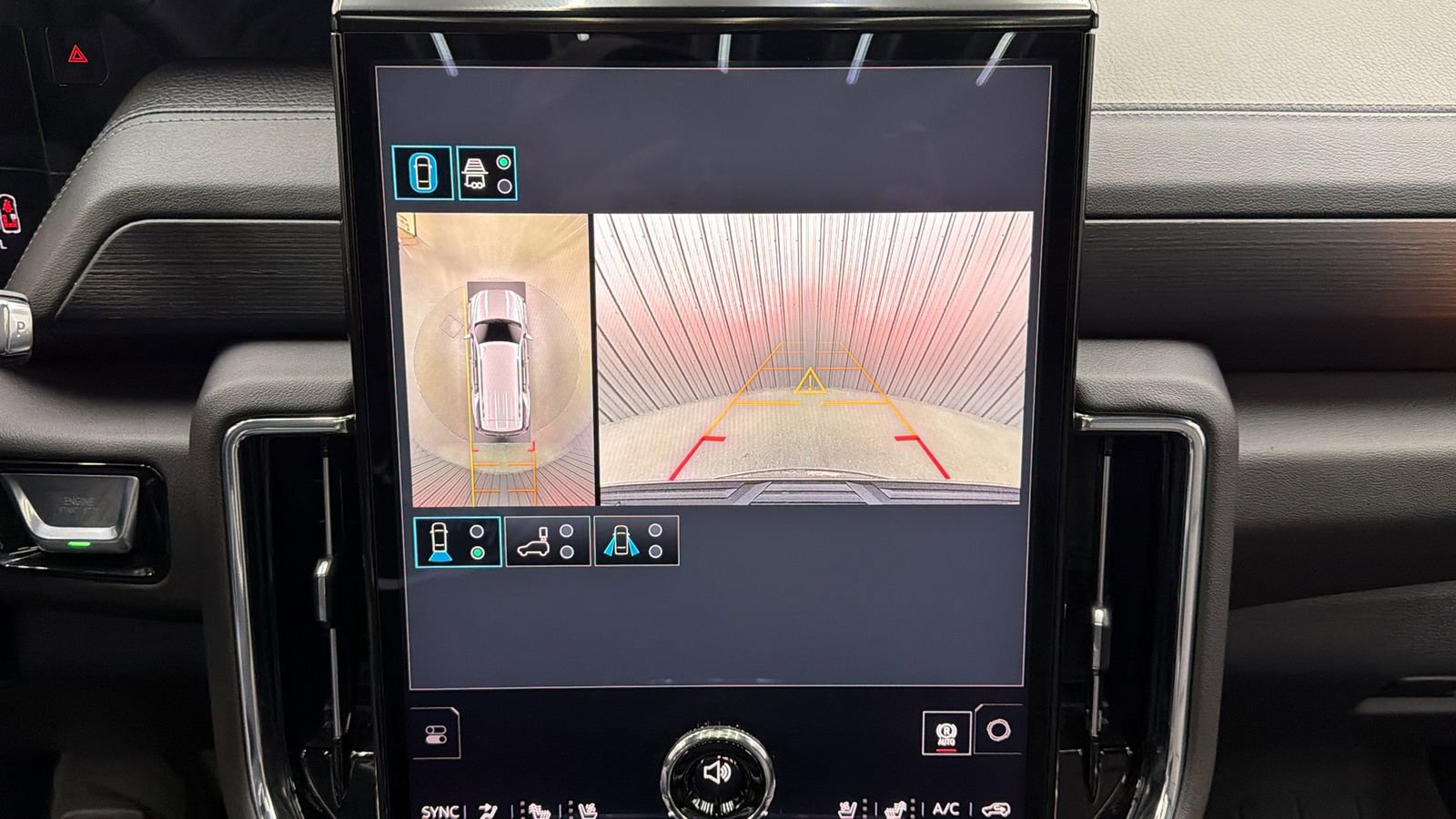 Used 2026 GMC Yukon Denali w/ Sun & Power Step Package AWD/4WD image 20