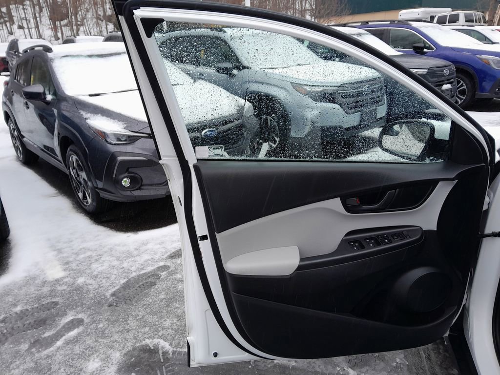 Used 2022 Hyundai Kona SE image 9