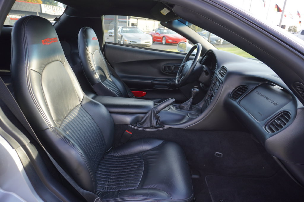 Used 2001 Chevrolet Corvette Z06 w/ Memory Pkg RWD image 26