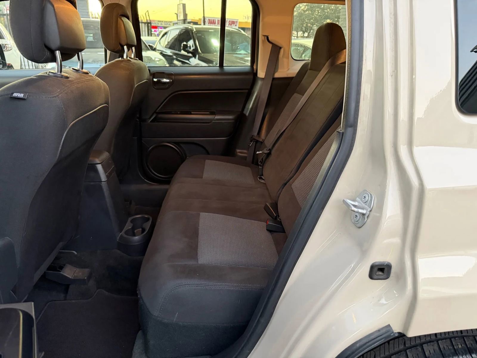 Used 2016 Jeep Patriot Latitude w/ Sun/Sound Group image 28