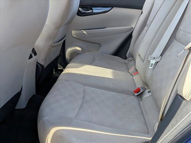 Used 2020 Nissan Rogue Sport SV image 17