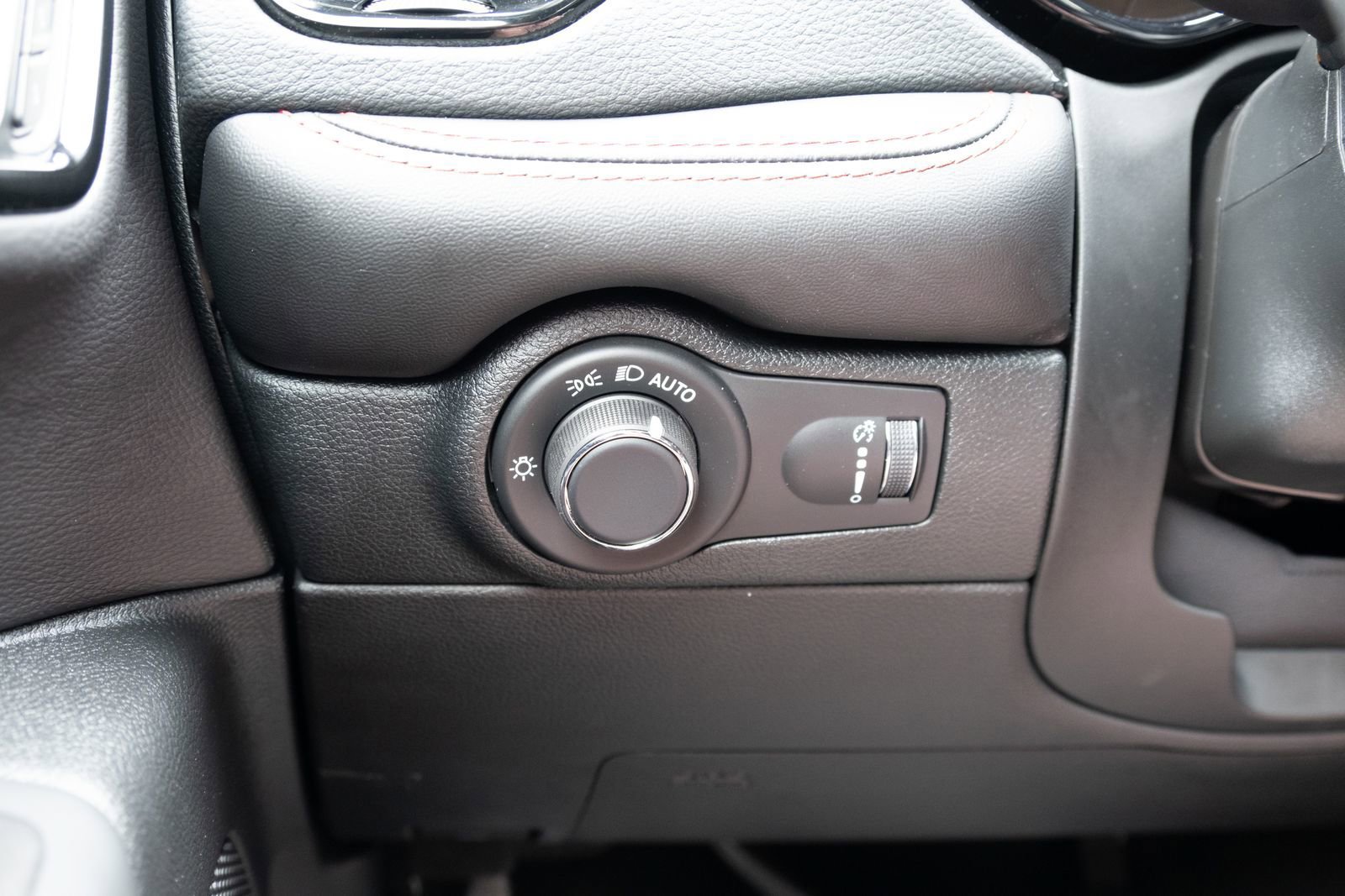 Used 2025 Dodge Durango R/T AWD/4WD image 10