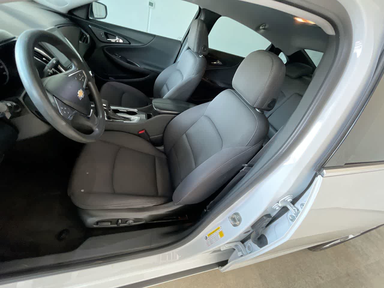 Used 2021 Chevrolet Malibu LT FWD image 11
