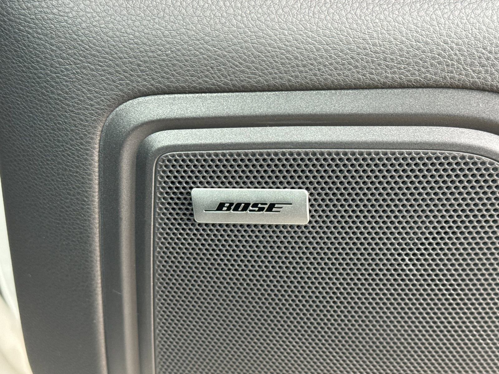 New 2026 Porsche Macan Turbo AWD/4WD image 21