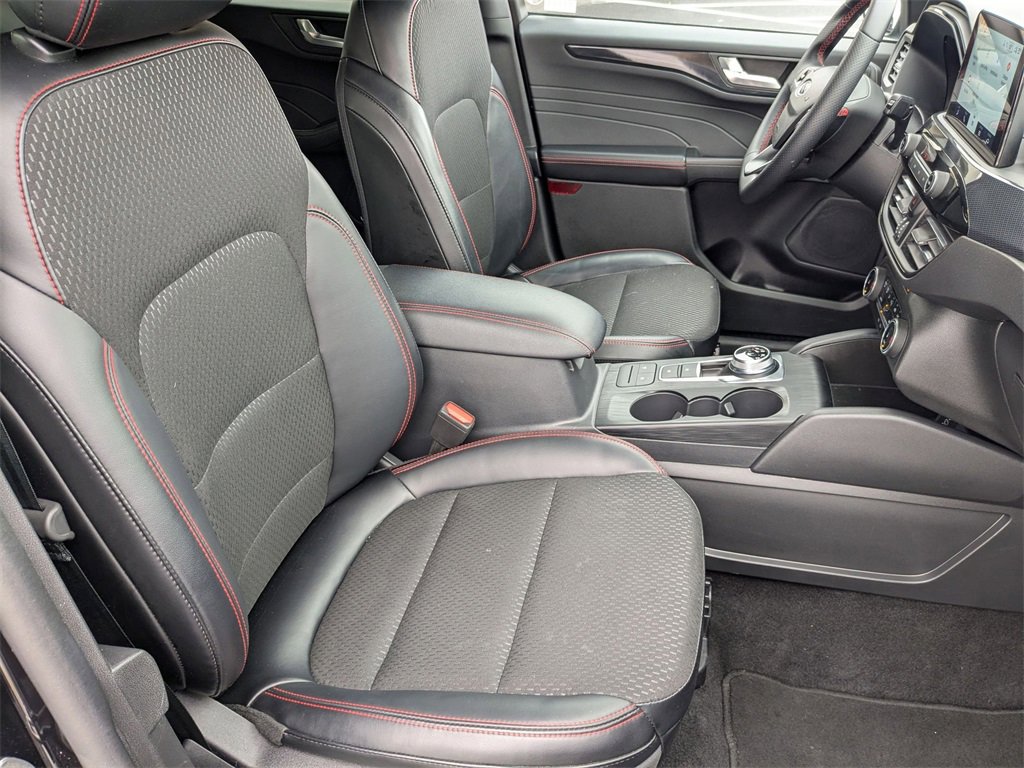 Used 2025 Ford Escape ST-Line image 36