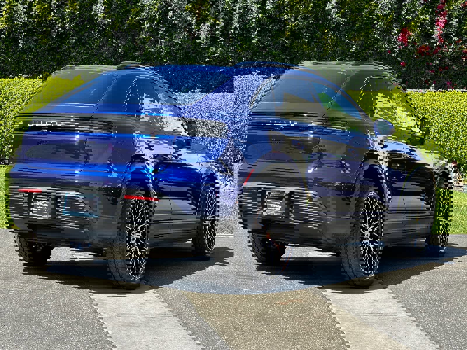 New 2026 Porsche Macan Electric RWD image 8