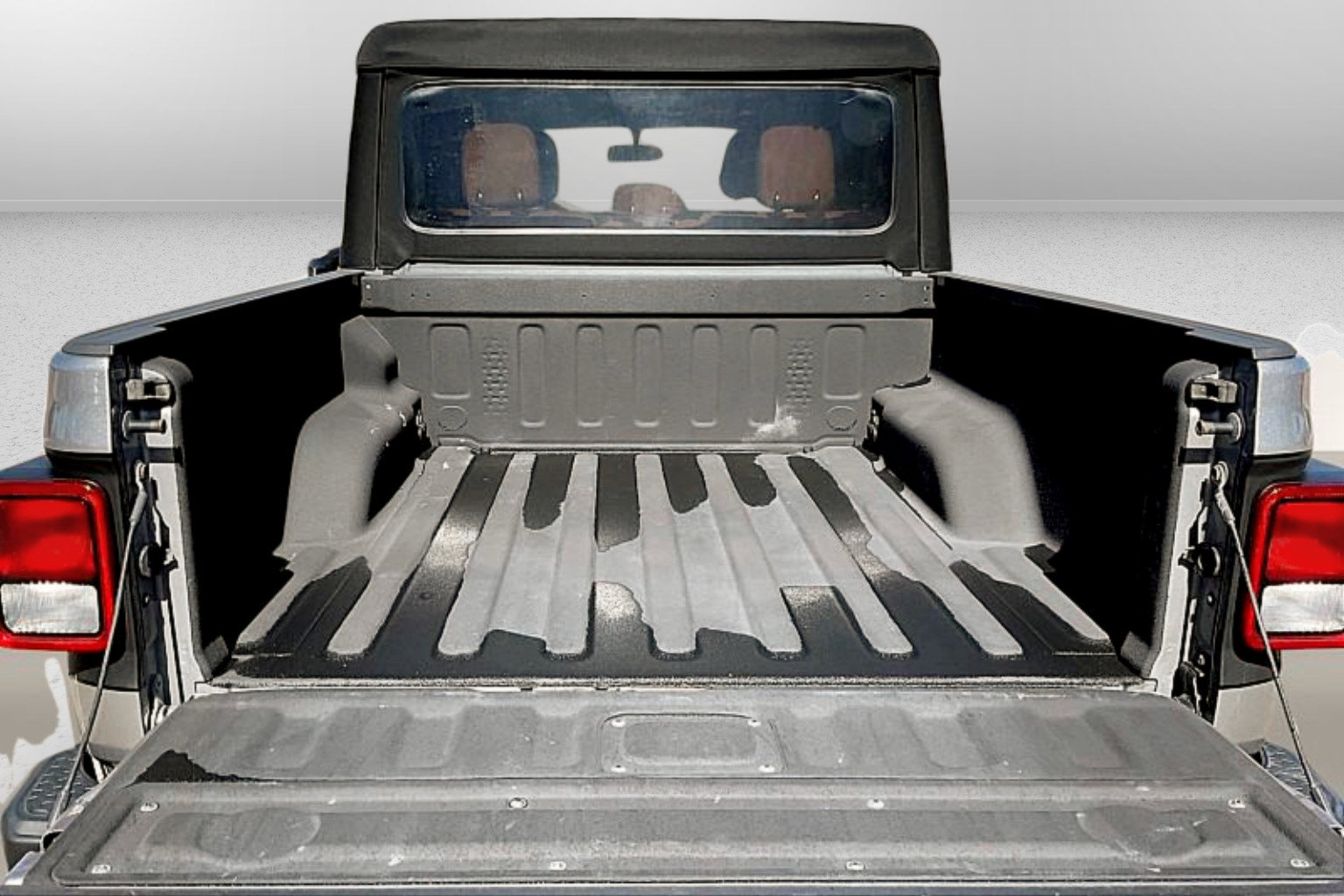 Used 2020 Jeep Gladiator Sport w/ Quick Order Package 24S image 17