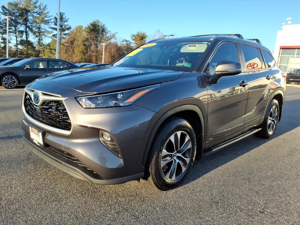 Used 2023 Toyota Highlander XLE image 14