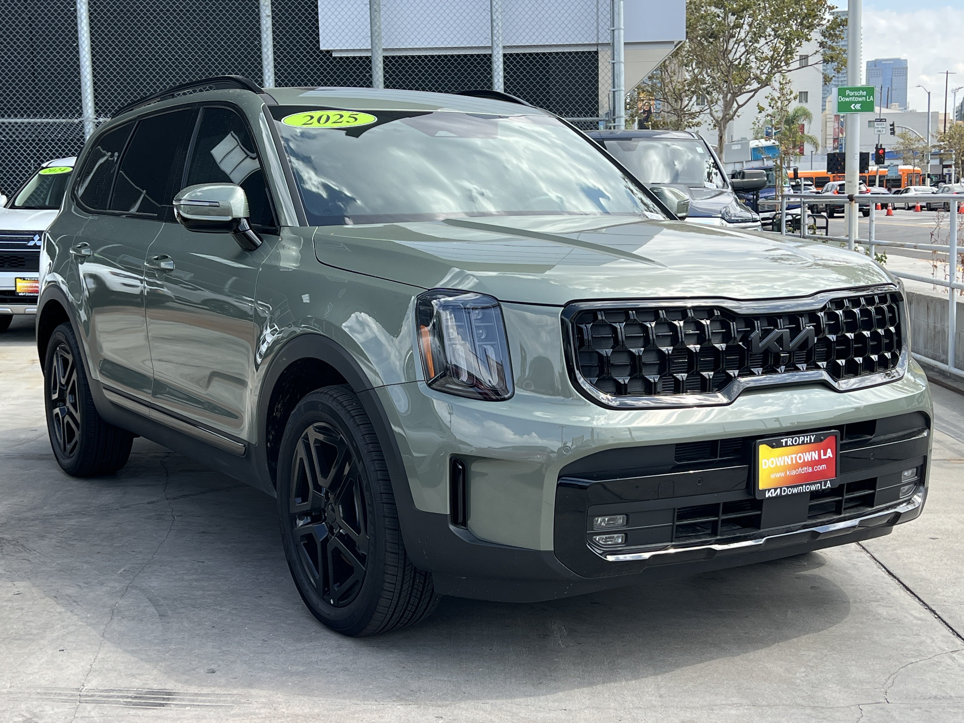 Certified 2025 Kia Telluride SX Prestige X-Line AWD/4WD image 10