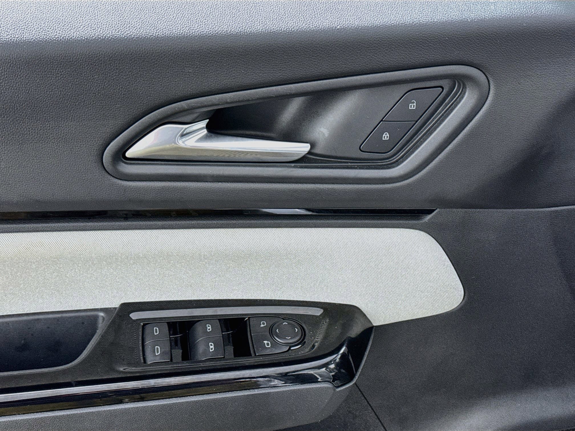 Used 2025 Honda Prologue EX image 20
