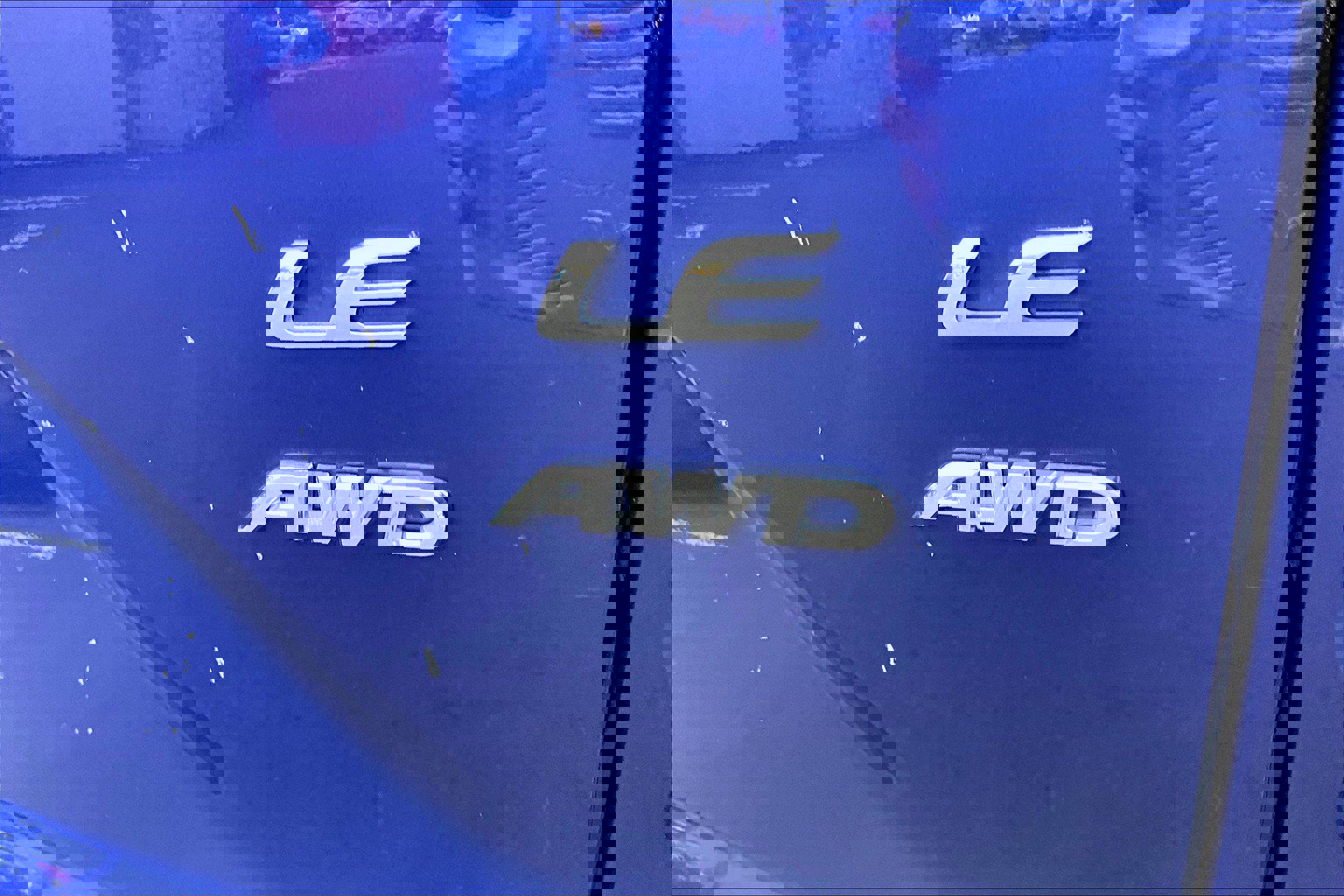 Used 2022 Toyota Corolla Cross LE image 8