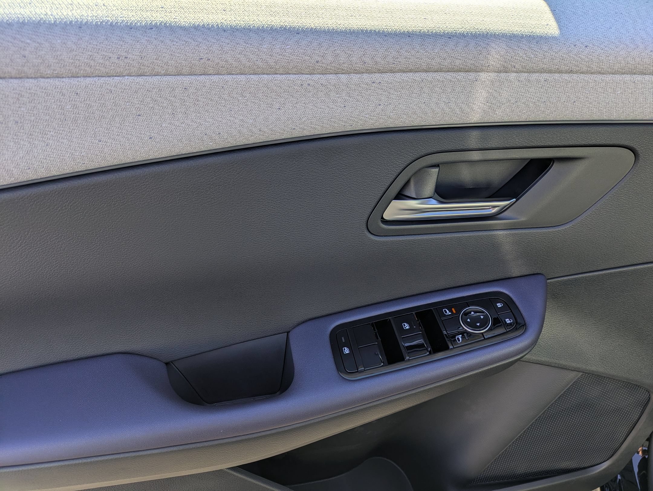 New 2026 Nissan Leaf SV+ w/ Floor Mat Package (SV+) image 13