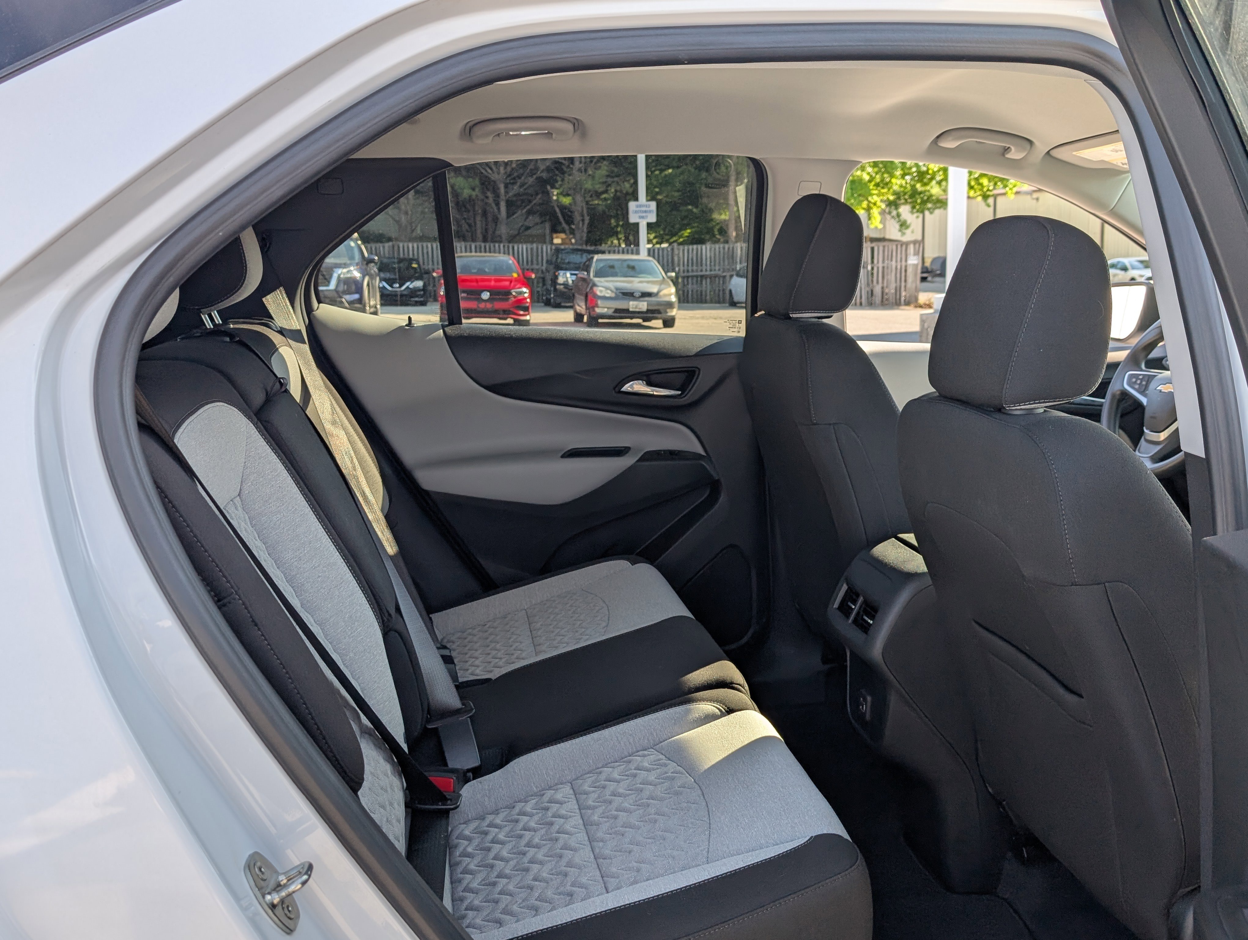 Used 2023 Chevrolet Equinox LS w/ LS Convenience Package image 12