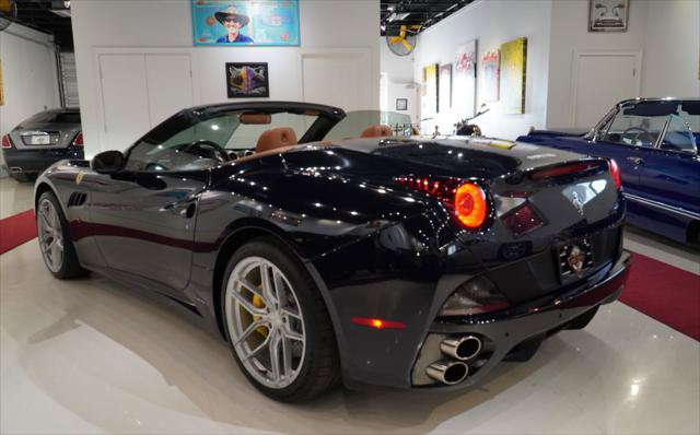 Used 2012 Ferrari California RWD image 11