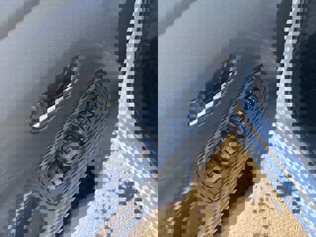 Used 2021 Nissan Versa SV image 11