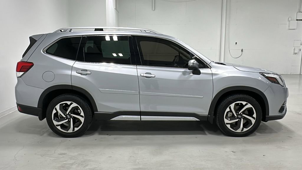Used 2022 Subaru Forester Touring image 6