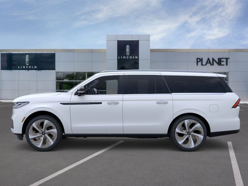 New 2026 Lincoln Navigator L Black Label image 3
