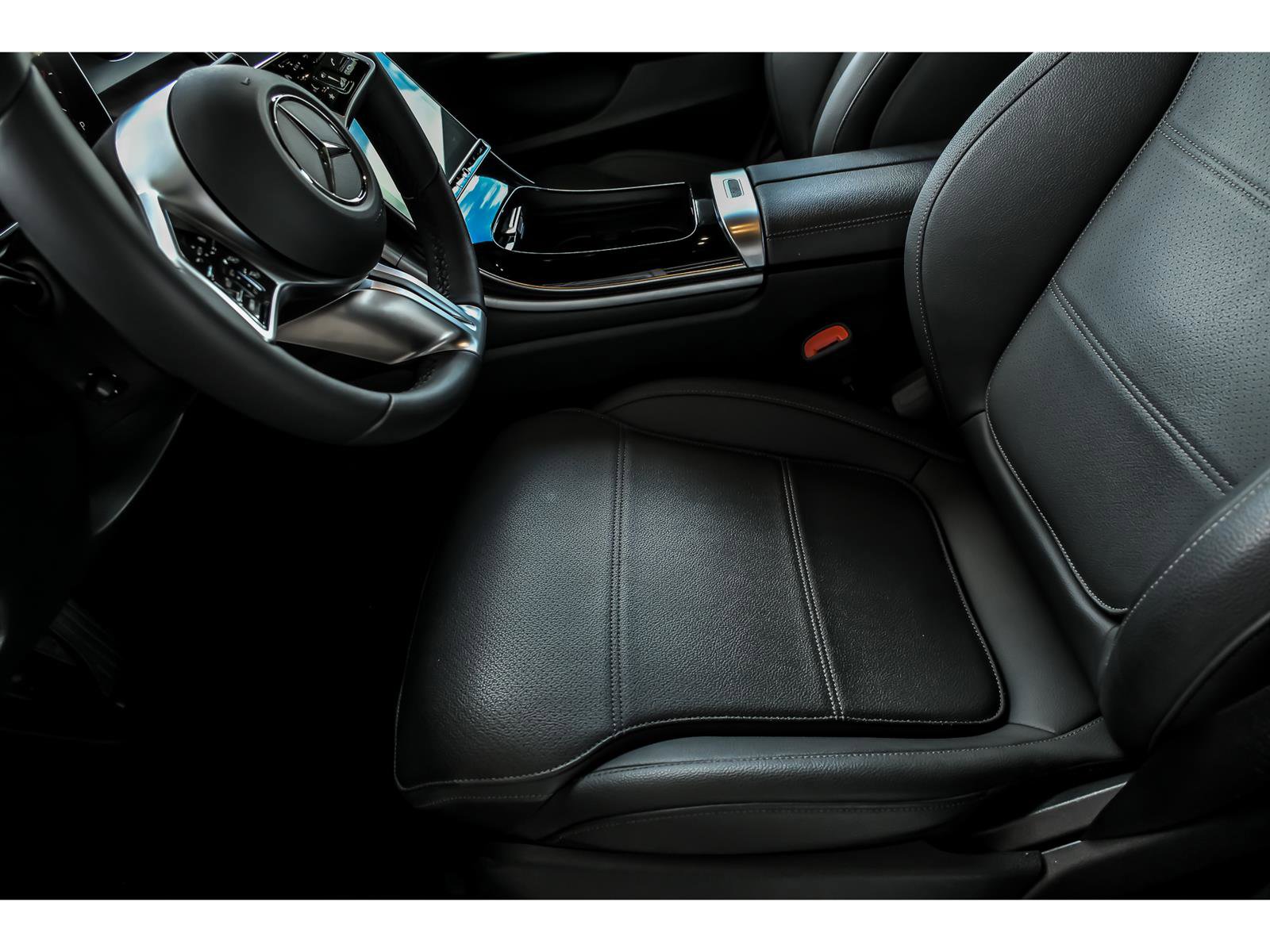 Certified 2025 Mercedes-Benz C 300 4MATIC Sedan image 11