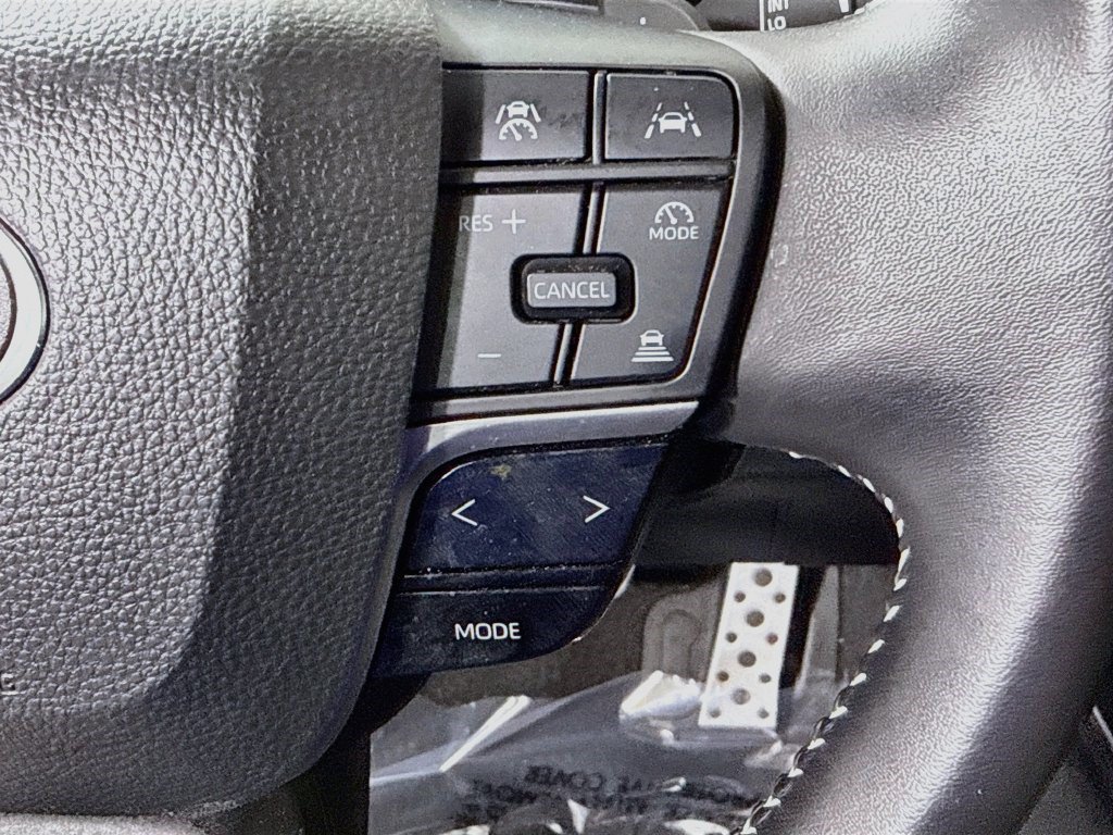 Used 2025 Toyota Camry SE FWD image 14