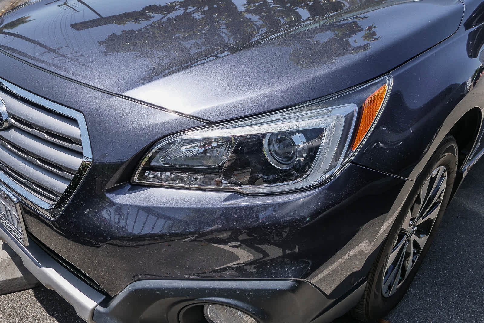 Used 2017 Subaru Outback 2.5i Limited AWD/4WD image 2