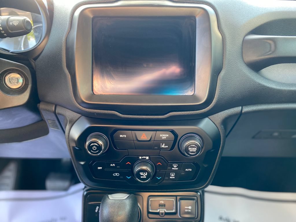 Used 2023 Jeep Renegade Latitude AWD/4WD image 25