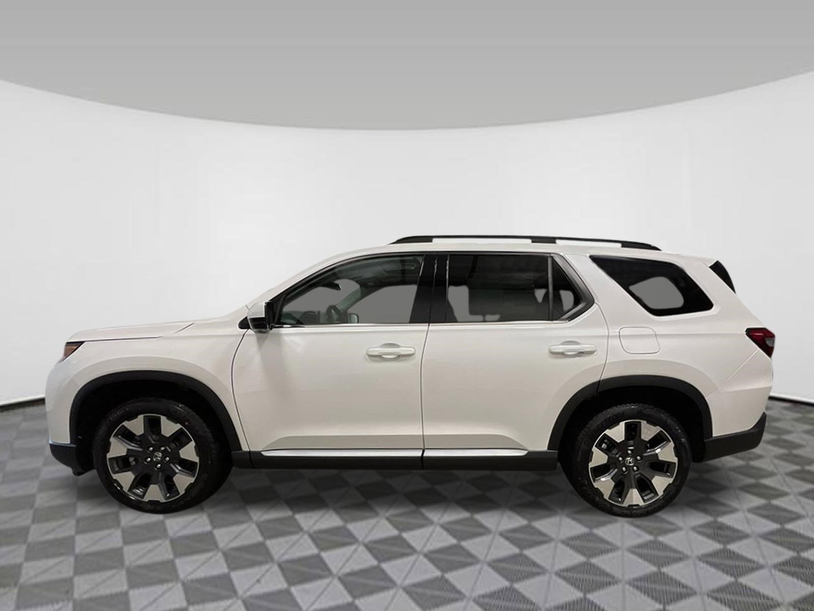 New 2026 Honda Pilot Touring image 3