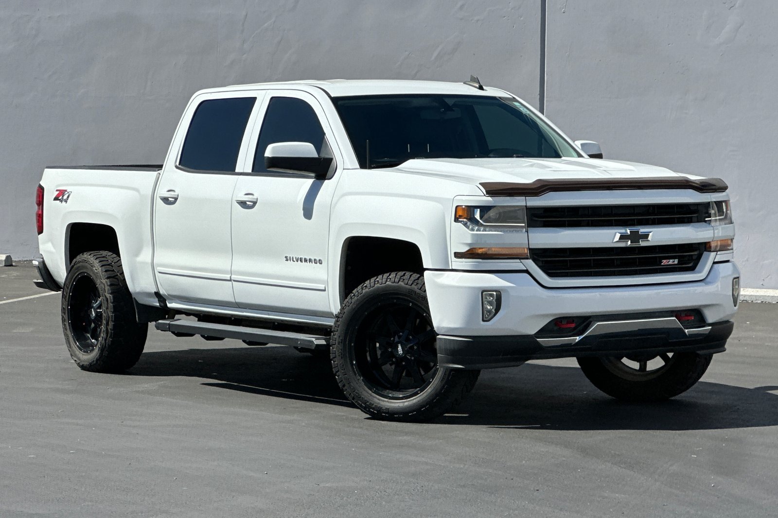 Used 2018 Chevrolet Silverado 1500 LT w/ All Star Edition AWD/4WD image 2