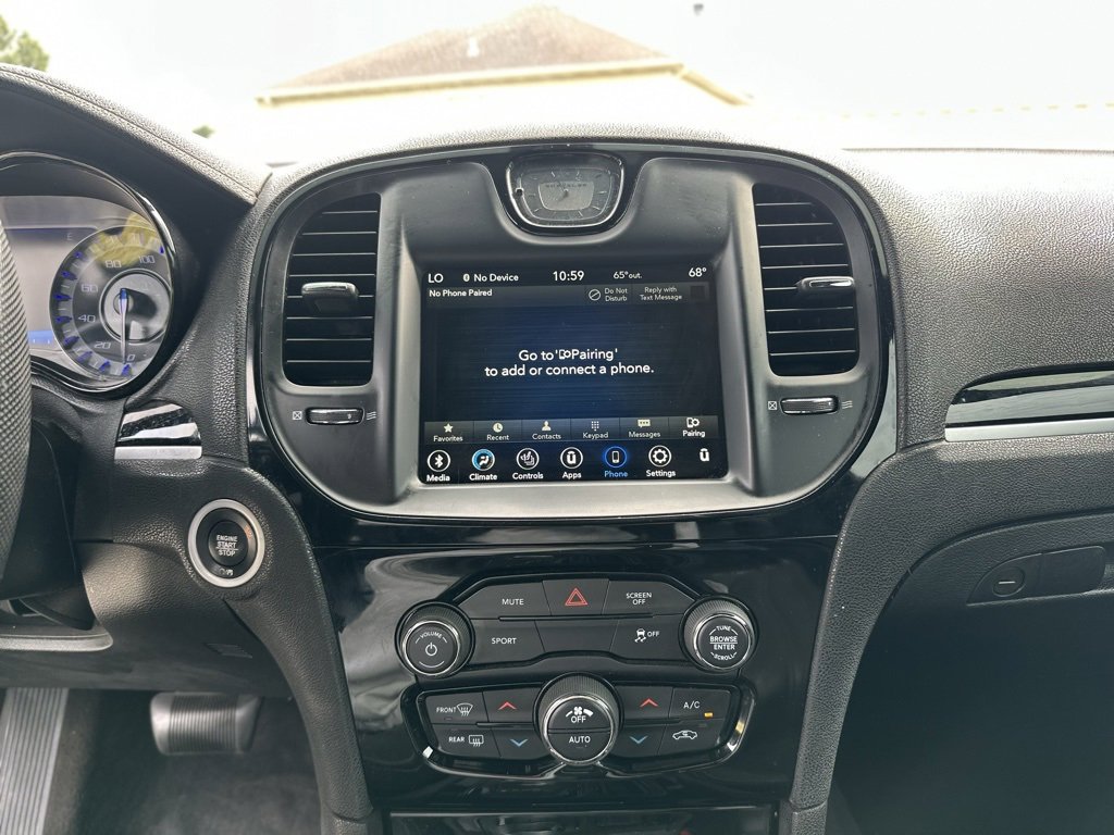 Used 2018 Chrysler 300 S image 32