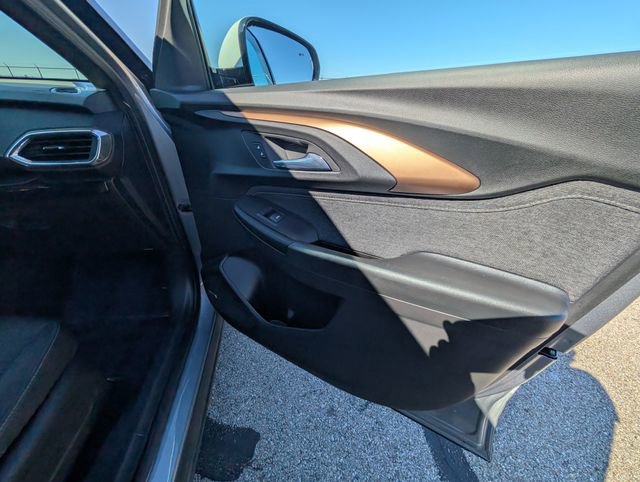 Used 2023 Chevrolet TrailBlazer ACTIV w/ Sun and Liftgate Package image 5