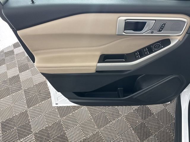 Used 2023 Ford Explorer Limited image 23