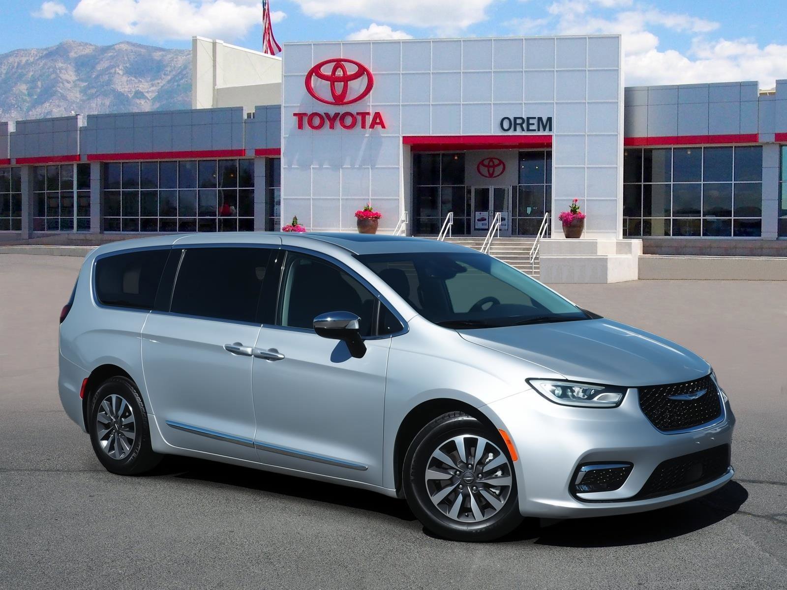 Used 2023 Chrysler Pacifica Limited
