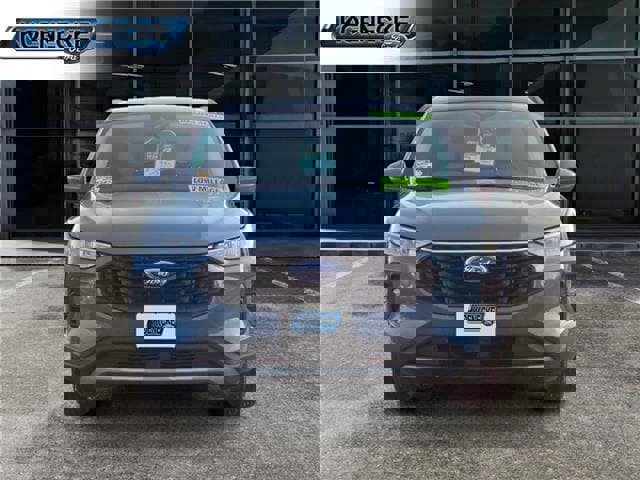 Used 2025 Ford Escape PHEV Front-Wheel Drive image 8