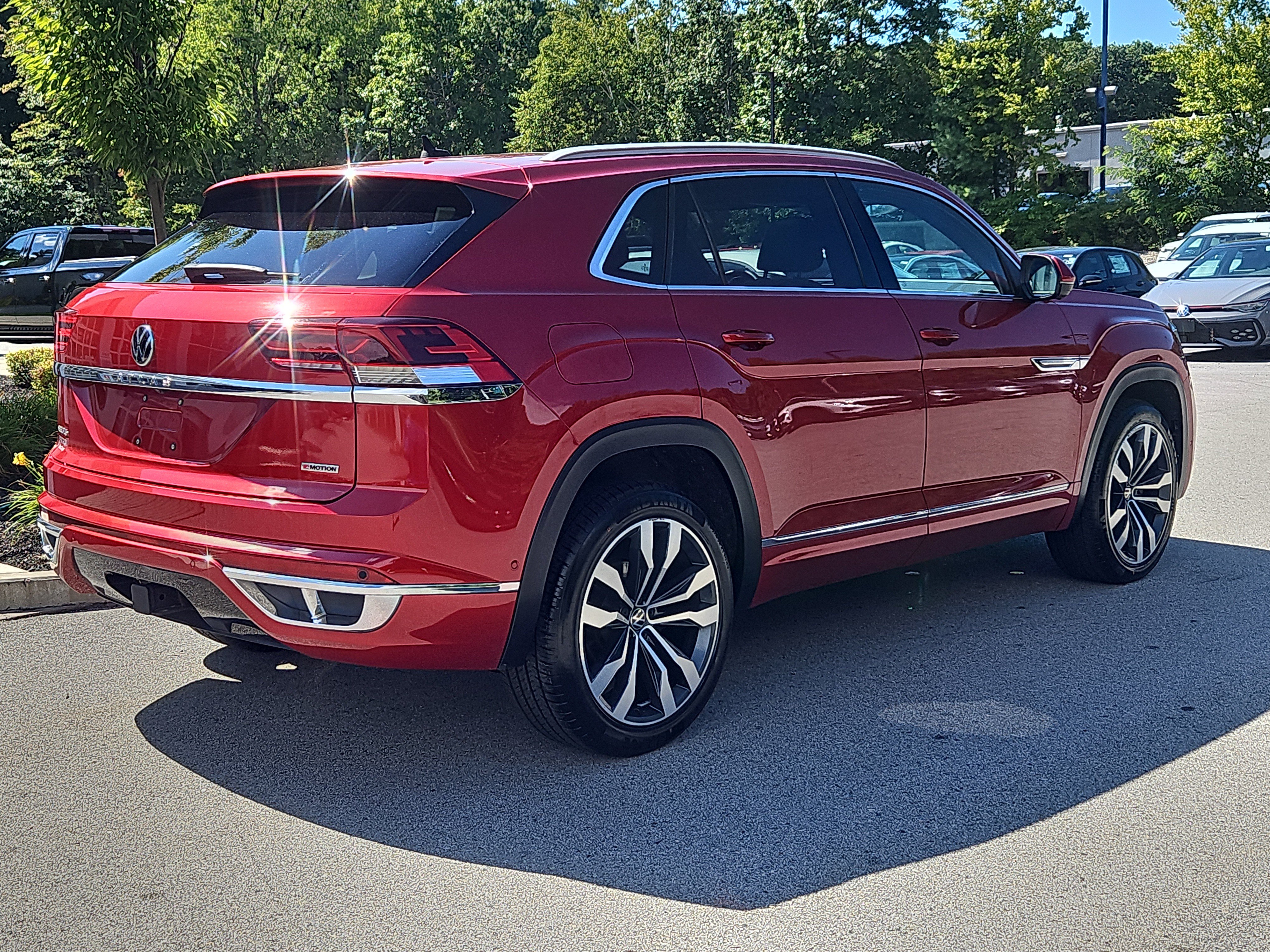 Used 2020 Volkswagen Atlas Cross Sport SEL Premium R-Line AWD/4WD image 2