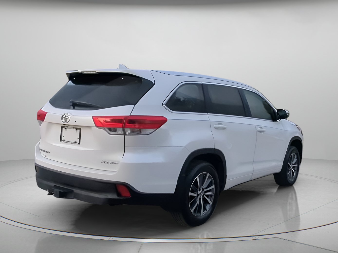 Used 2017 Toyota Highlander XLE AWD/4WD image 27