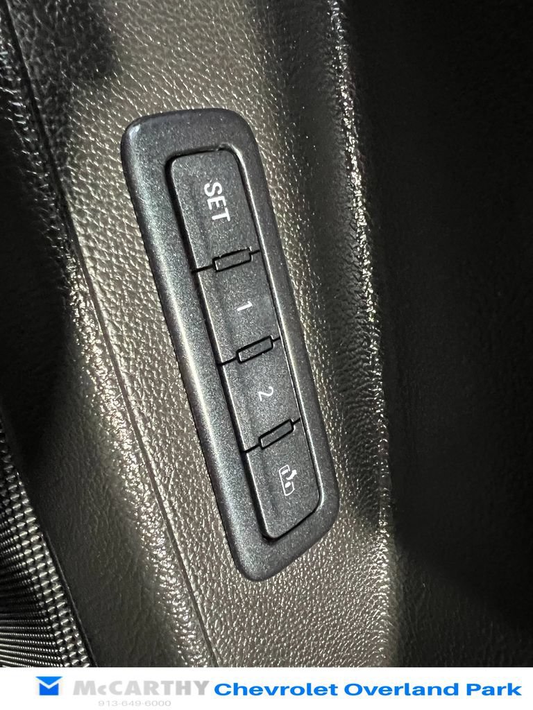 Used 2015 Chevrolet Tahoe LTZ AWD/4WD image 18
