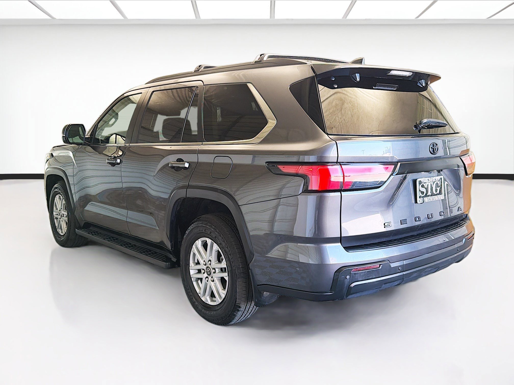 Used 2024 Toyota Sequoia SR5 w/ SR5 Premium Package image 6