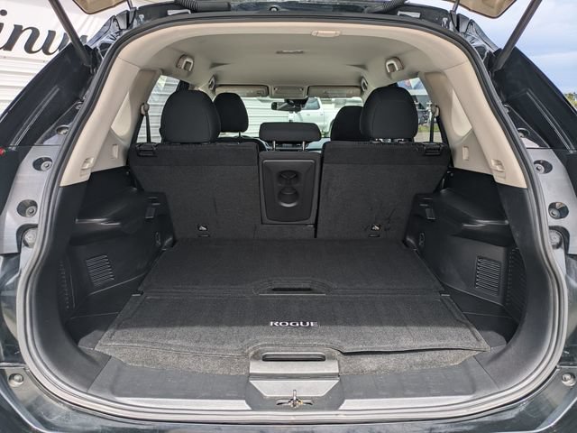 Used 2020 Nissan Rogue S w/ Special Edition Package FWD image 13