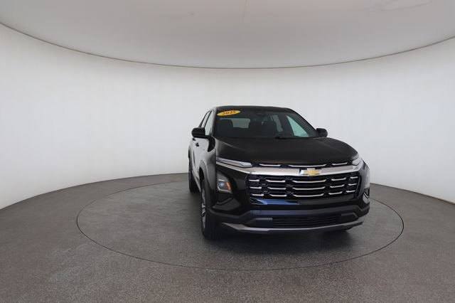 Used 2025 Chevrolet Equinox LT FWD image 30