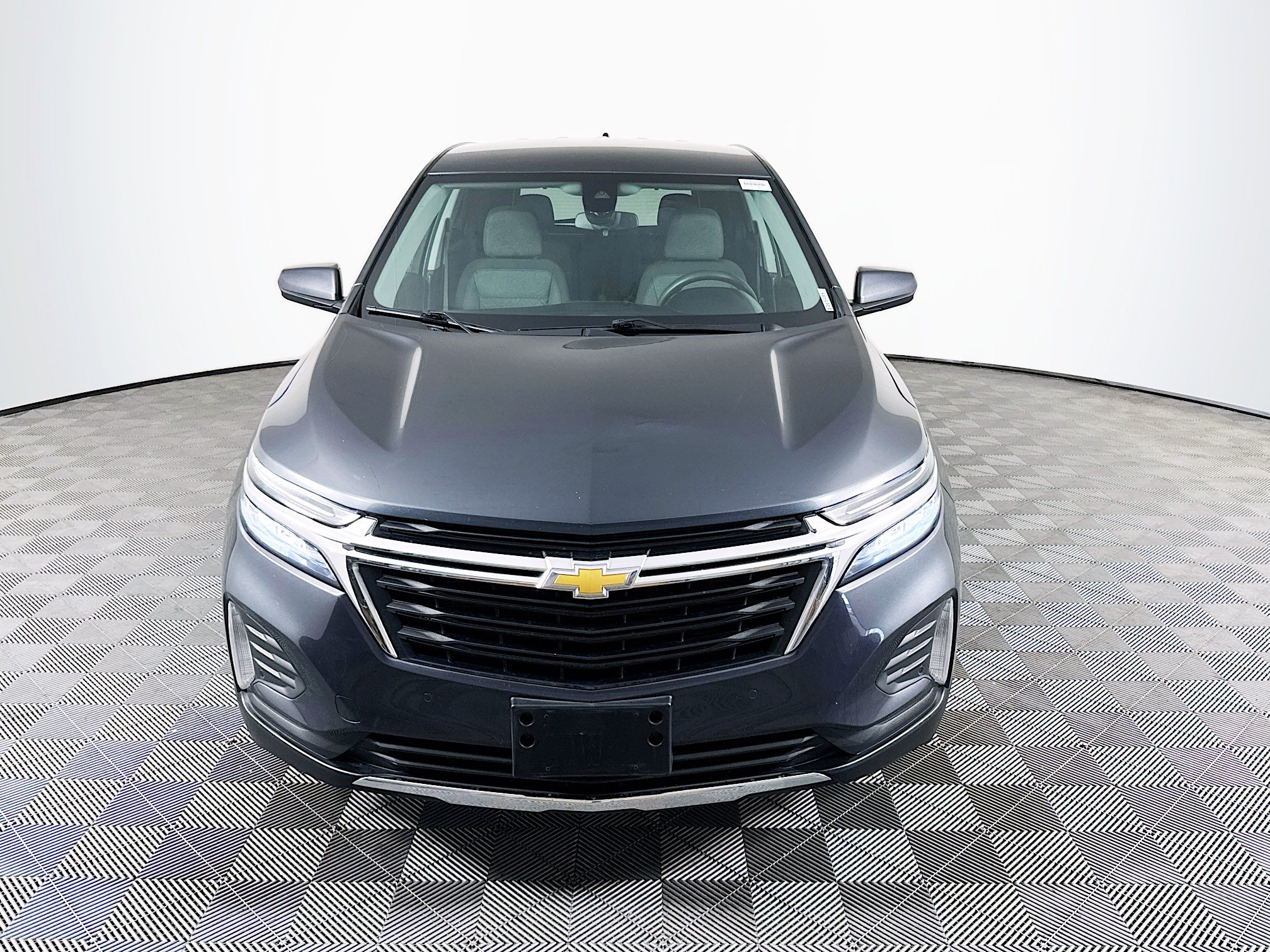 Used 2023 Chevrolet Equinox LT w/ LPO, Floor Liner Package FWD image 2