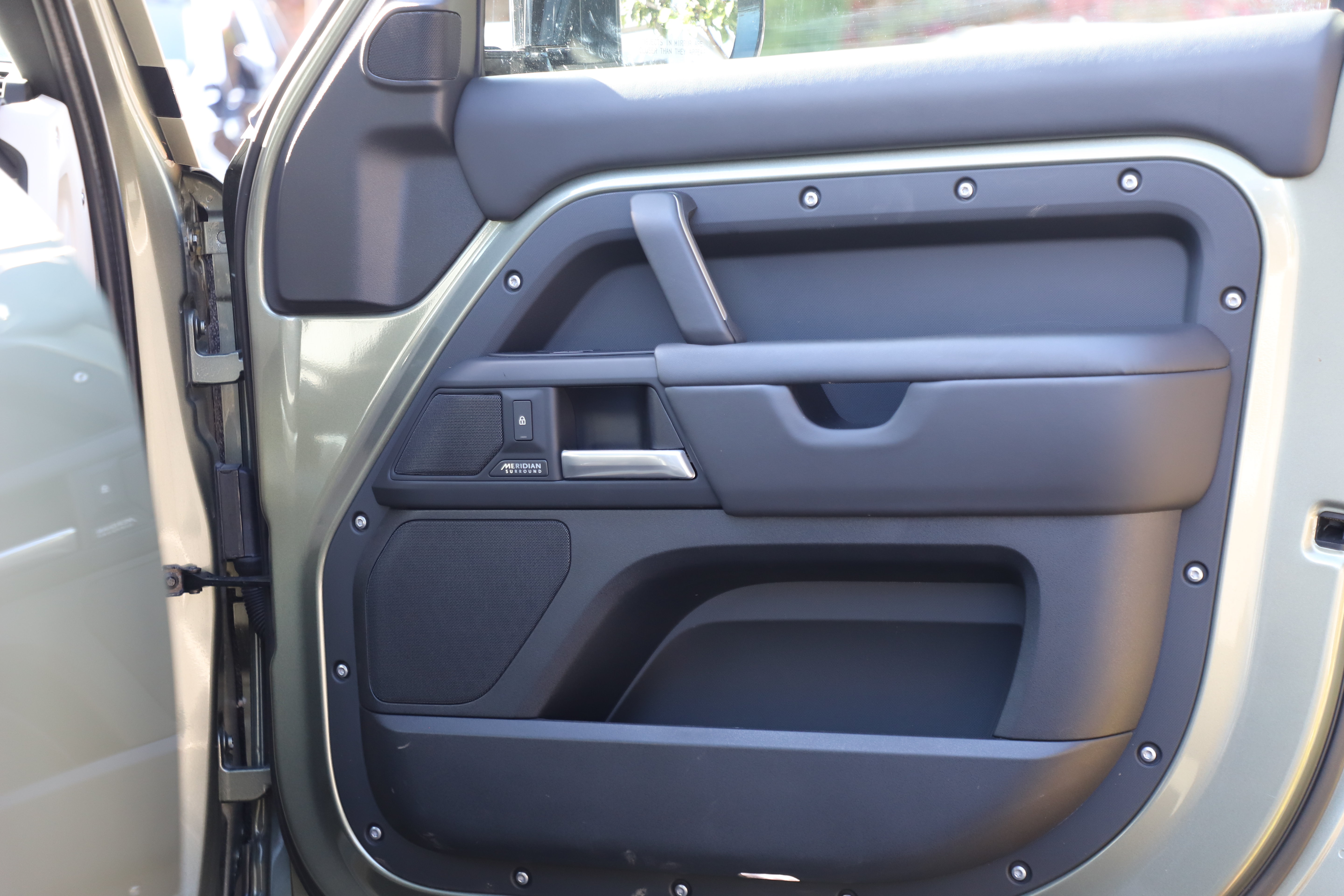 Certified 2025 Land Rover Defender 130 X-Dynamic SE AWD/4WD image 9