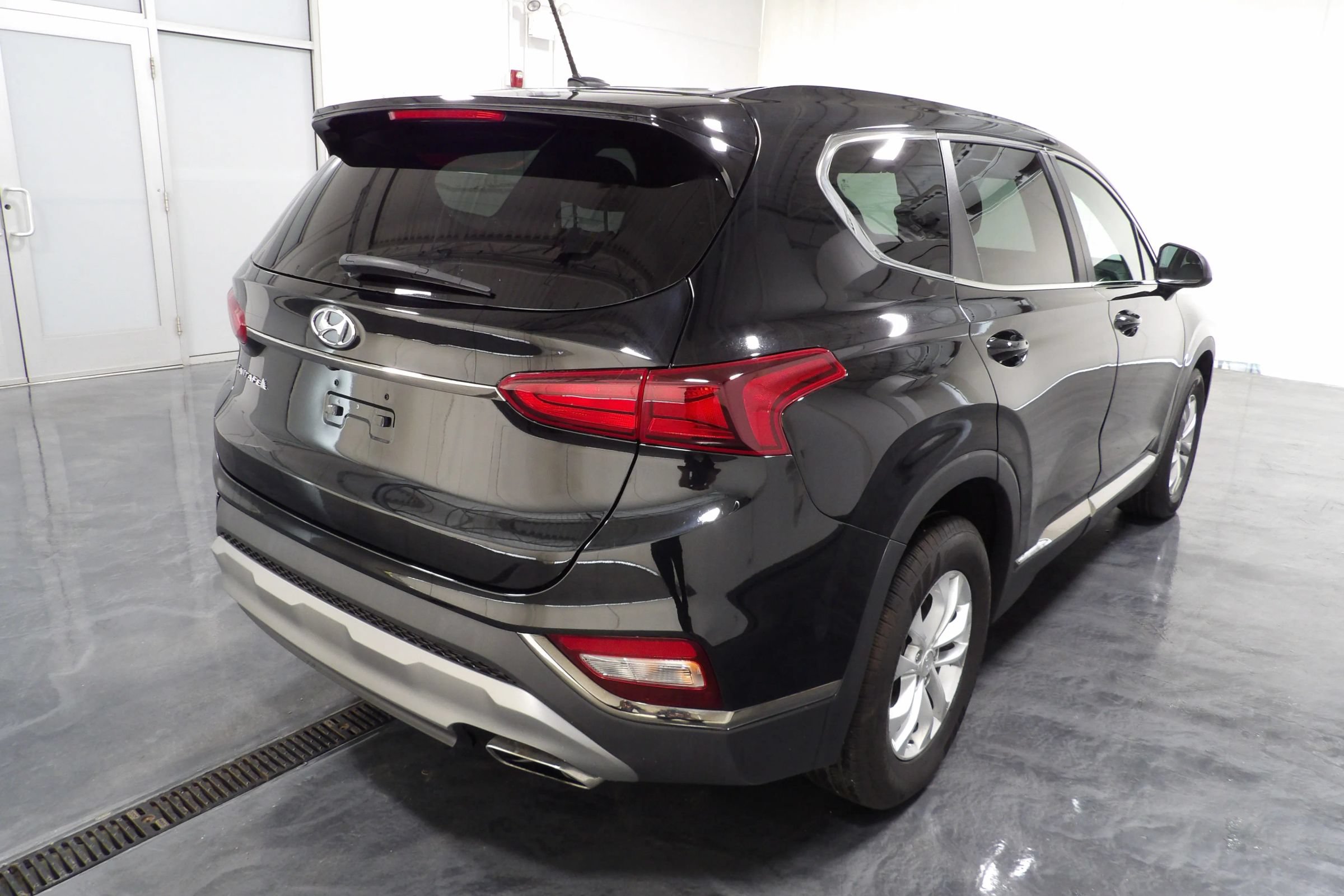 Used 2019 Hyundai Santa Fe SE w/ Cargo Package FWD image 5