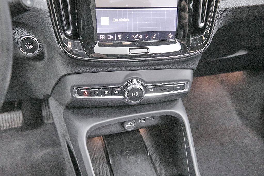Certified 2024 Volvo XC40 B5 Plus w/ Protection Package Premier image 16
