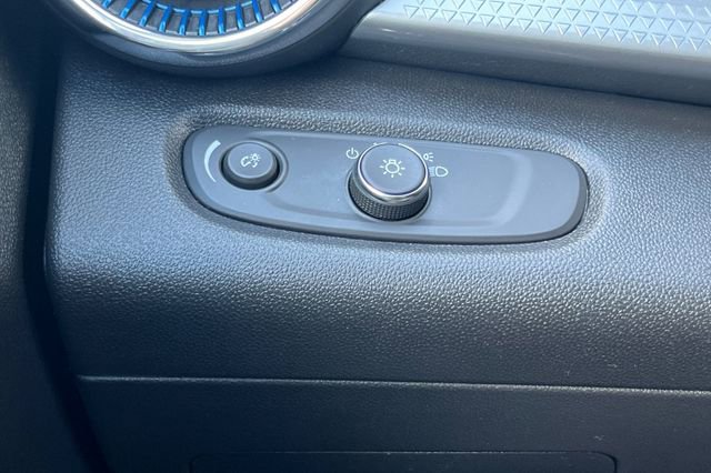 Used 2025 Chevrolet Trax LT w/ LT Convenience Package image 33